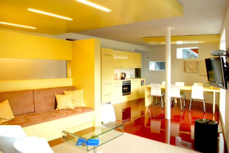 City-Flair in den Alpen in den Desing Ferienwohnung von SUN Matrei in Tirol-tiltshift.jpg